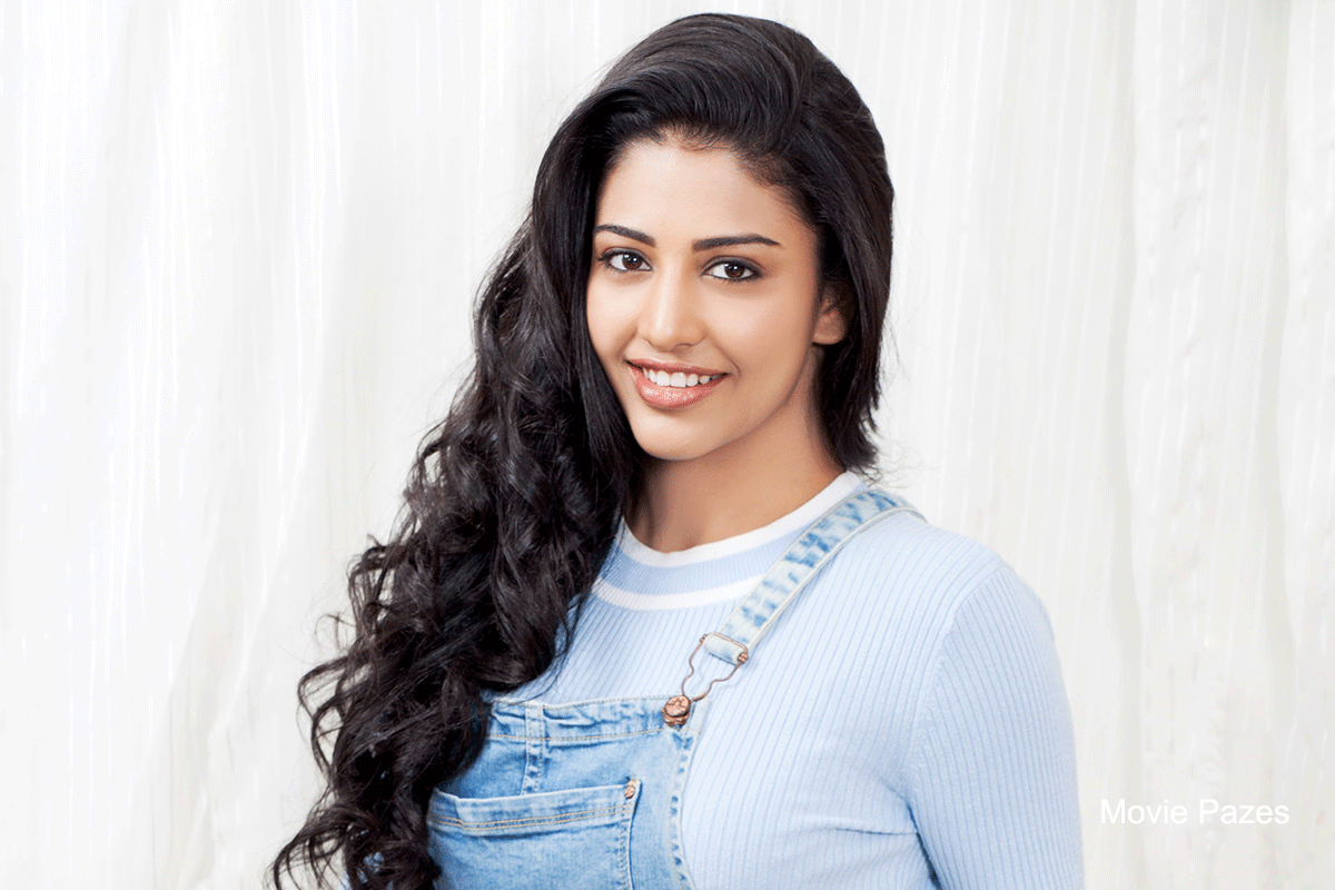 daksha-nagarkar-latest-photoshoot-in-denim-jeans